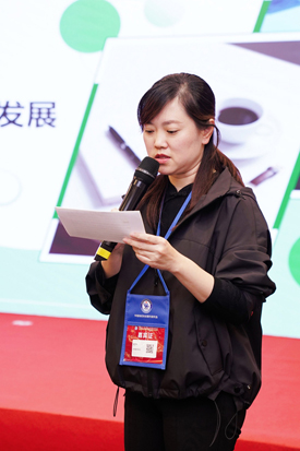 1763030806108652.jpg 15-主持人刘洋.jpg