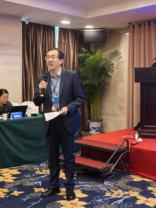 1763030824317872.jpg 13-主持人张朗.jpg